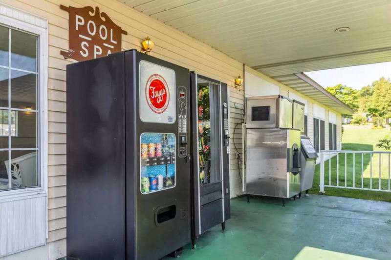 Quality Inn Lakefront (Heritage Inn Motel) - From Choice Motels Website